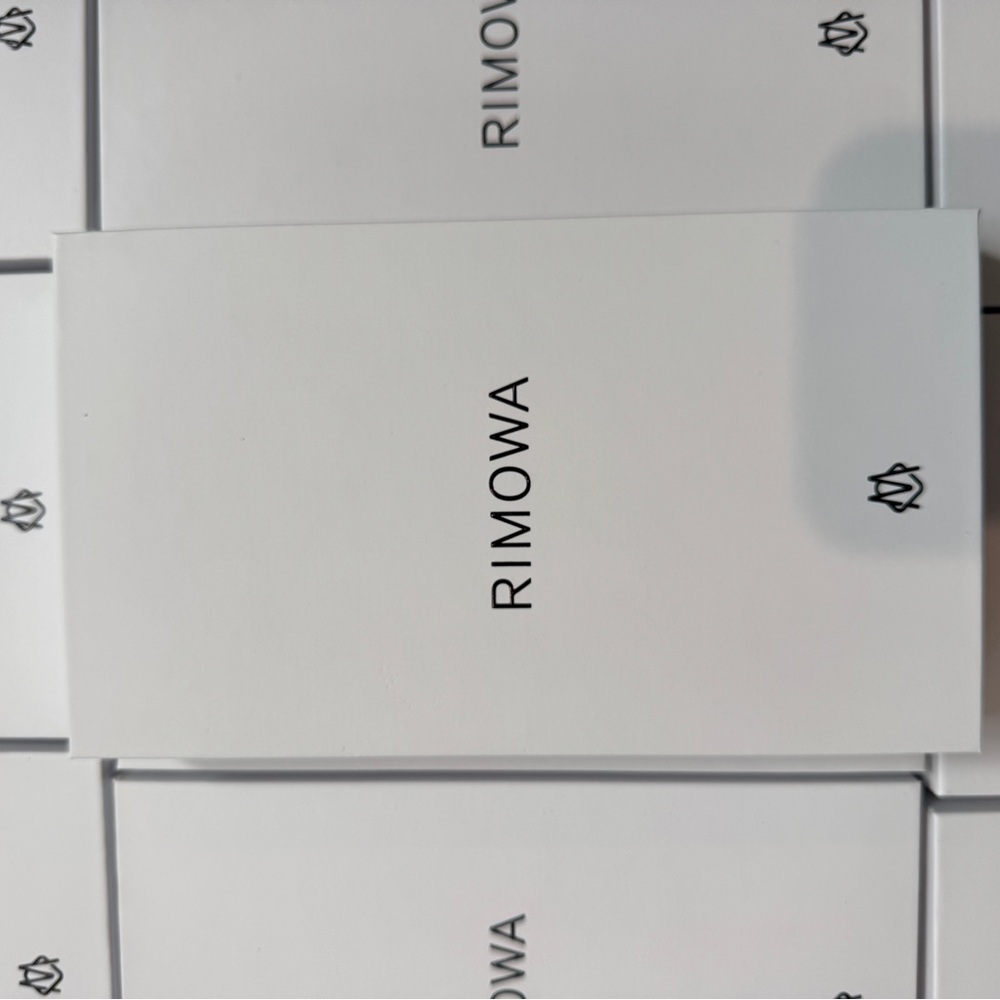 Rimowa iPhone case Aluminum iPhone 17 pro Max - Picture 7 of 8